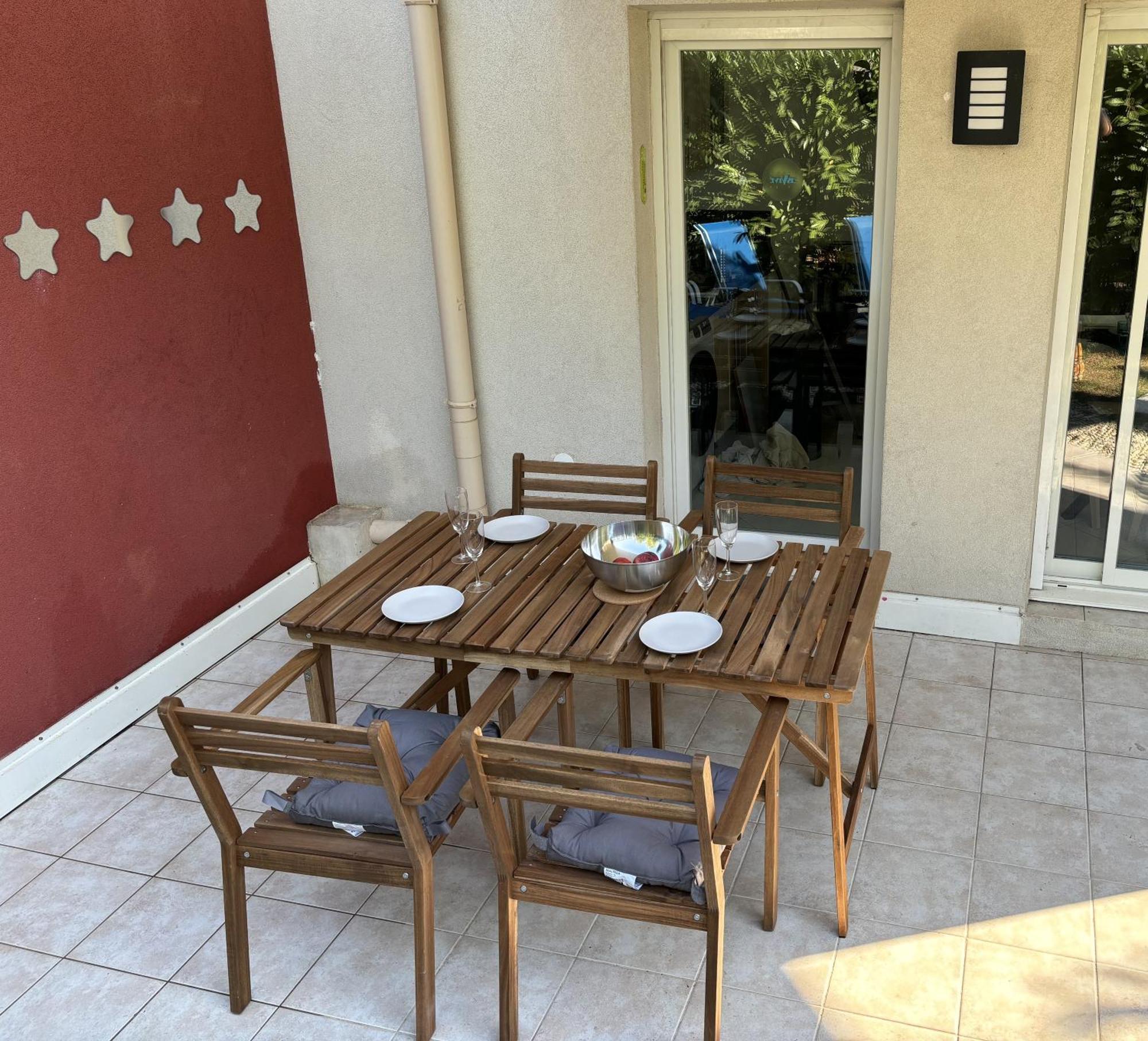 Beachside Apartment With Pool & Garden In Juan Les Pins Antibes Exteriör bild