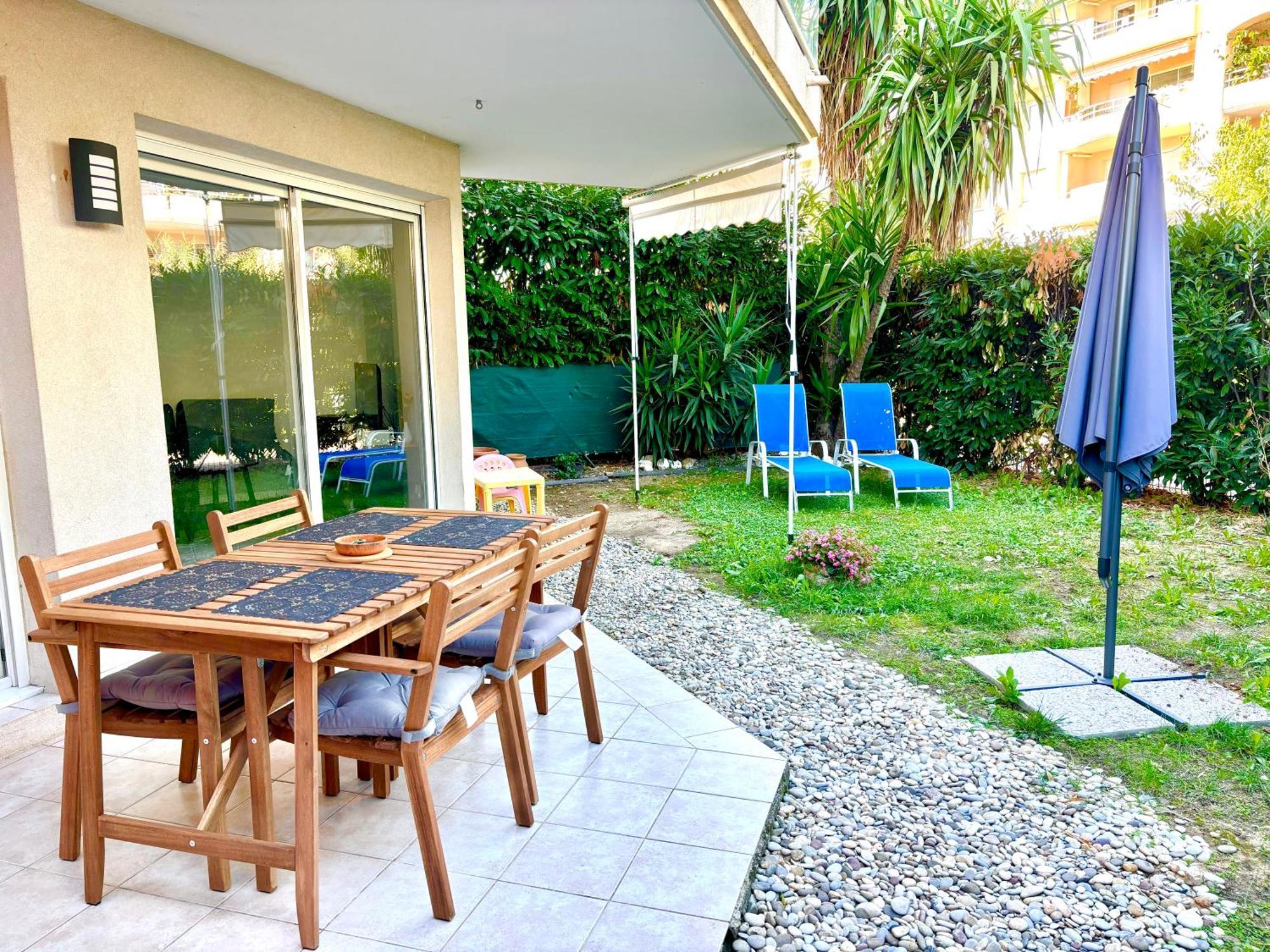 Beachside Apartment With Pool & Garden In Juan Les Pins Antibes Exteriör bild
